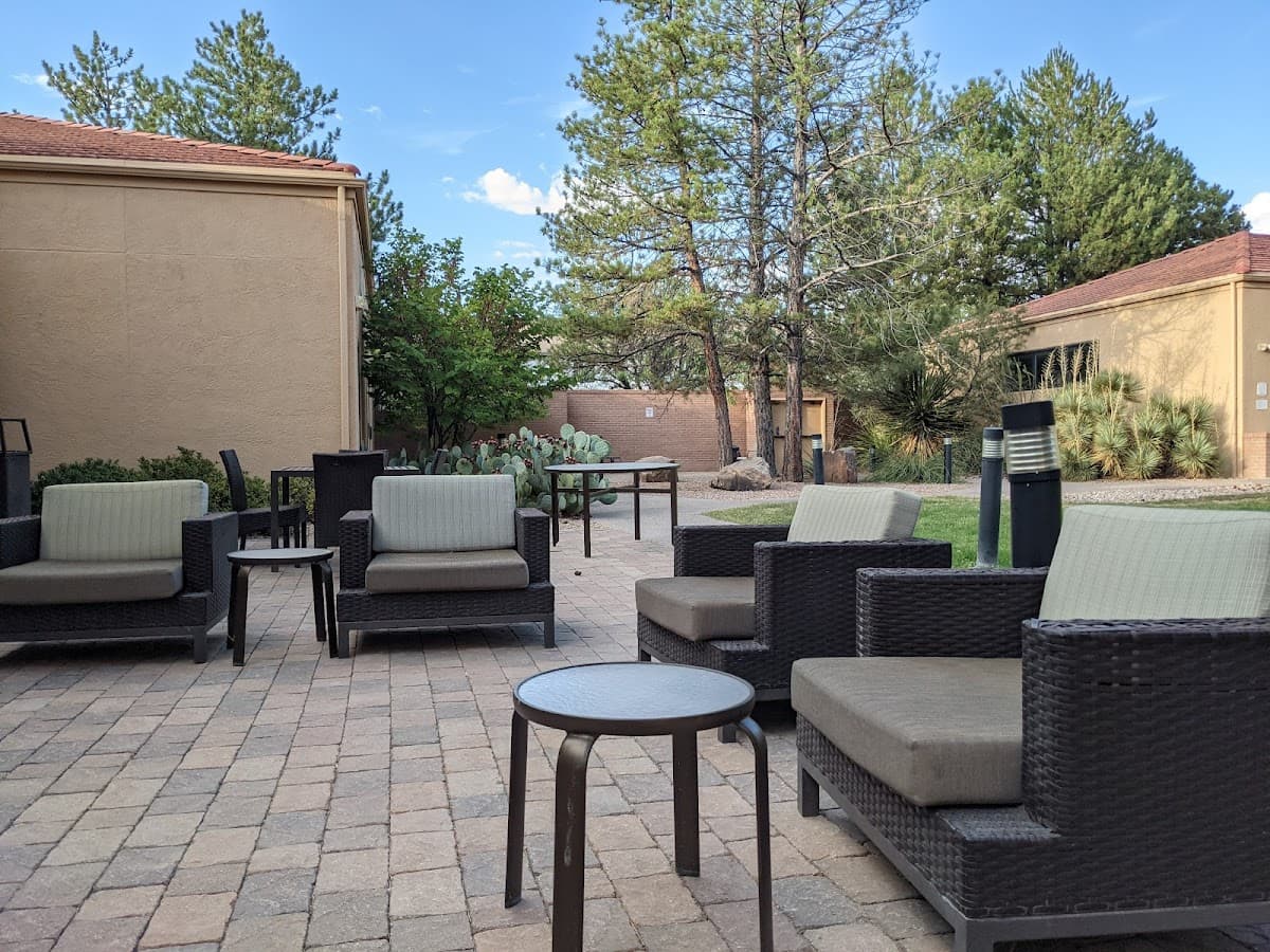 Courtyard by Marriott Albuquerque Airport - Airport shuttle hotel near ABQ