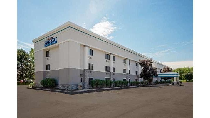 Baymont by Wyndham Detroit Airport/Romulus - Airport shuttle hotel near DTW