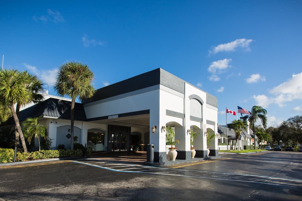 Plaza Hotel Fort Lauderdale - Airport shuttle hotel near FLL