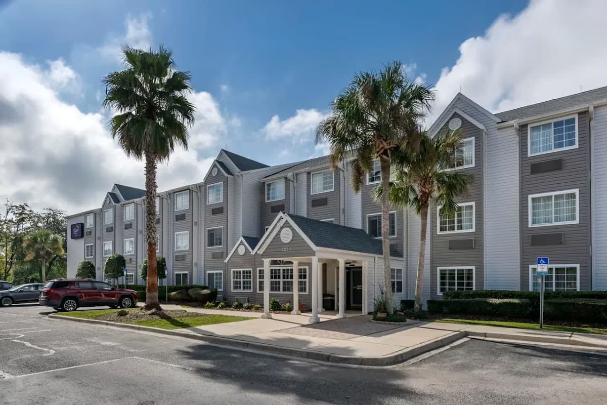 Sleep Inn Jacksonville Airport - Airport shuttle hotel near JAX