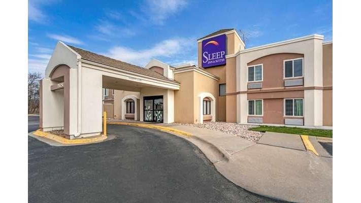 Sleep Inn & Suites Omaha Airport - Airport shuttle hotel near OMA