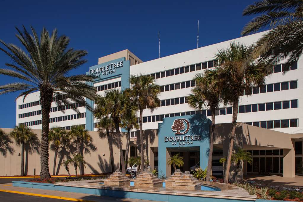 DoubleTree by Hilton Hotel Jacksonville Airport - Airport shuttle hotel near JAX