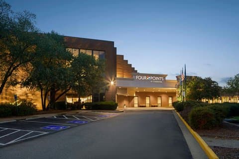 Four Points by Sheraton Richmond Airport - Airport shuttle hotel near RIC