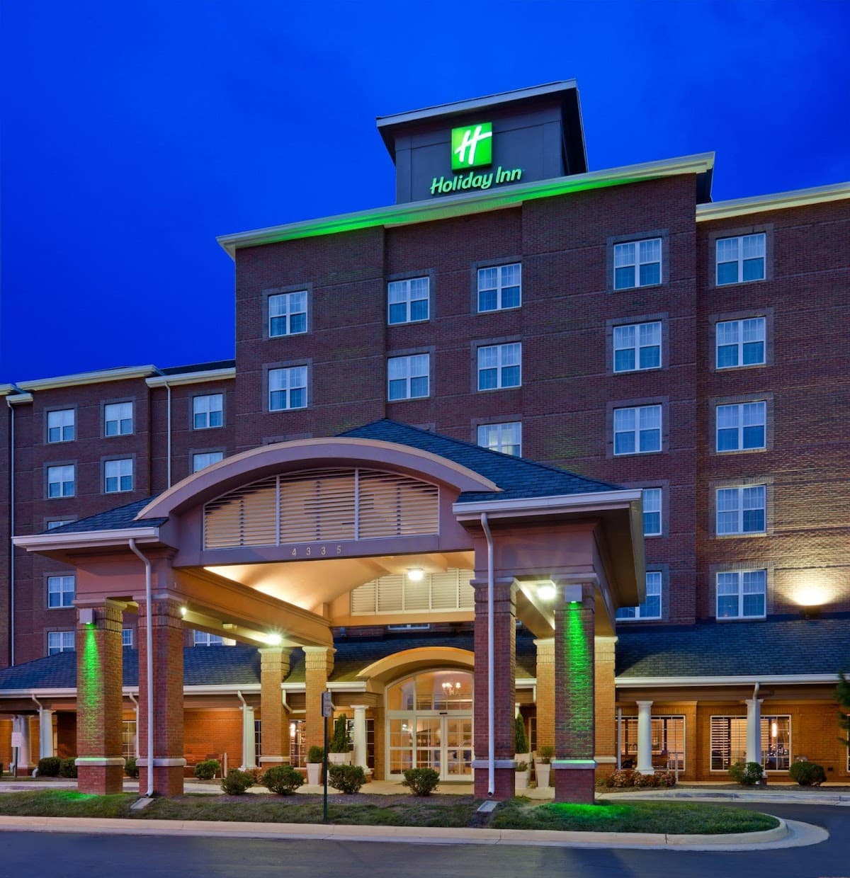 Holiday Inn Chantilly-Dulles Expo (Arpt) by IHG - Airport shuttle hotel near IAD