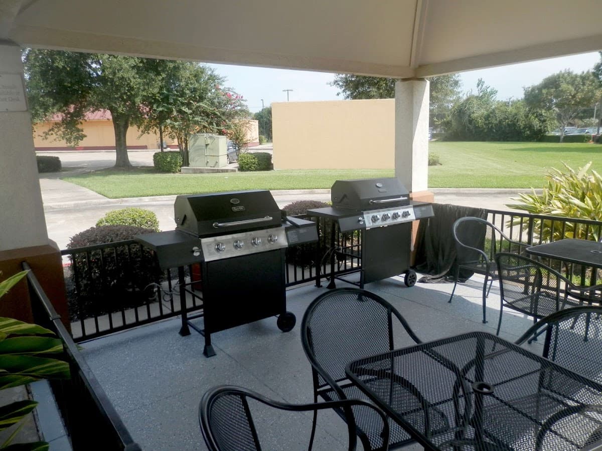 Sonesta Simply Suites Houston - NASA Clear Lake - Airport shuttle hotel near HOU