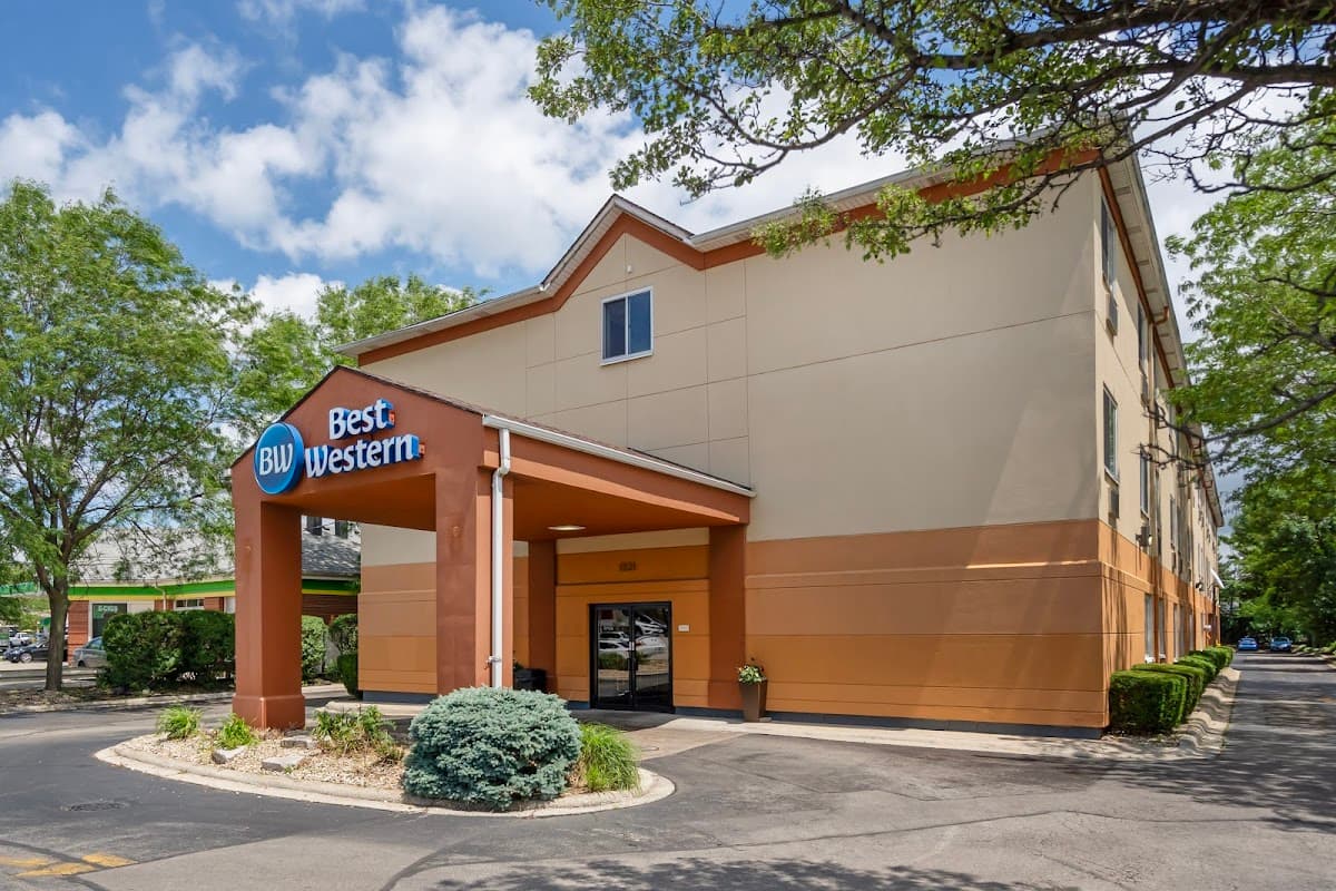 Best Western Des Plaines/O’Hare - Airport shuttle hotel near ORD
