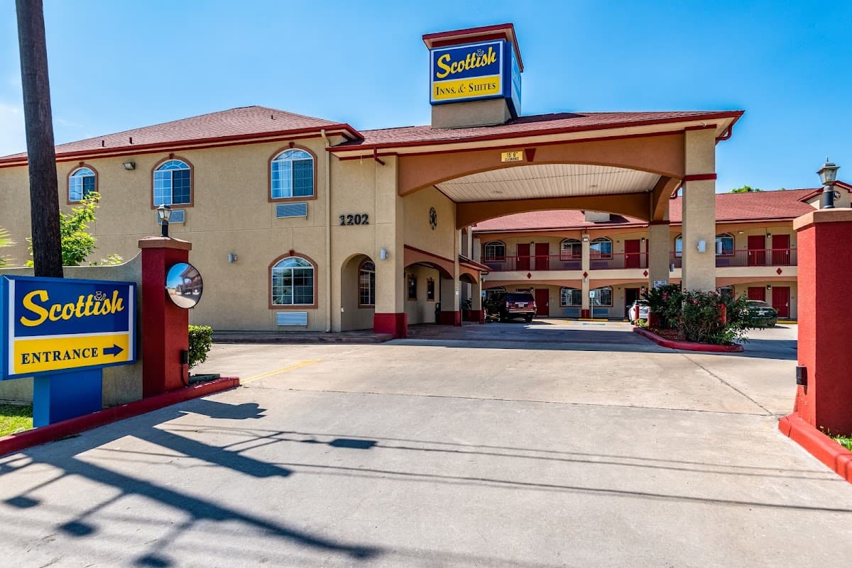 Scottish Inns & Suites IAH Airport Beltway8 - Airport shuttle hotel near IAH