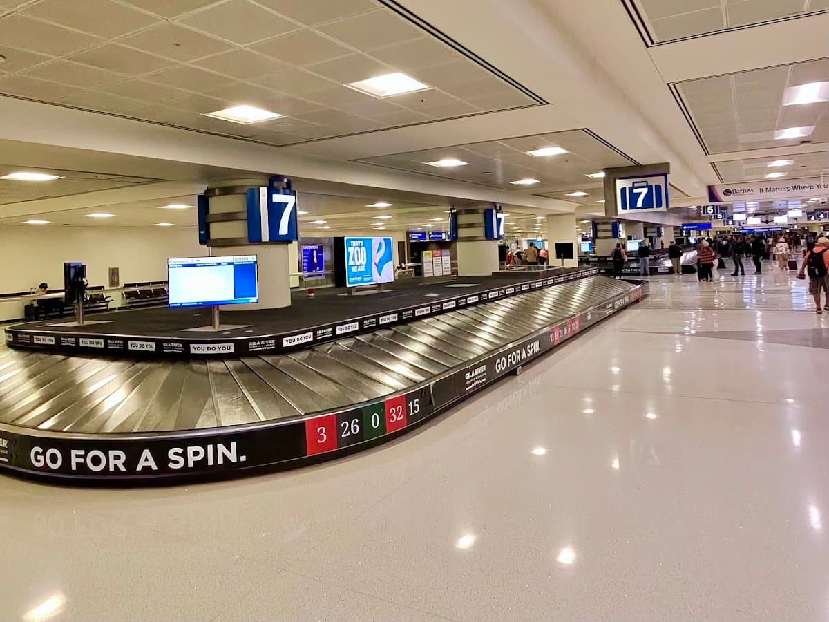 Phoenix Sky Harbor International Airport - Airport shuttle hotel near PHX