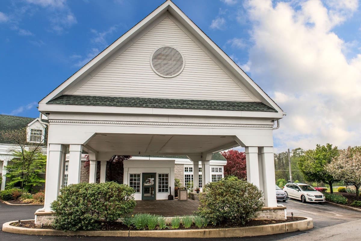 Quality Inn Pittsburgh Airport - Airport shuttle hotel near PIT