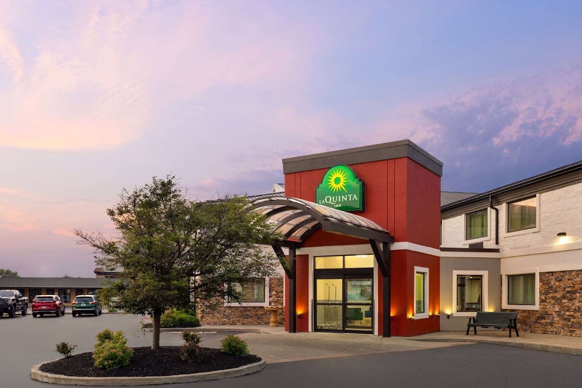 La Quinta Inn by Wyndham Buffalo Airport - Airport shuttle hotel near BUF