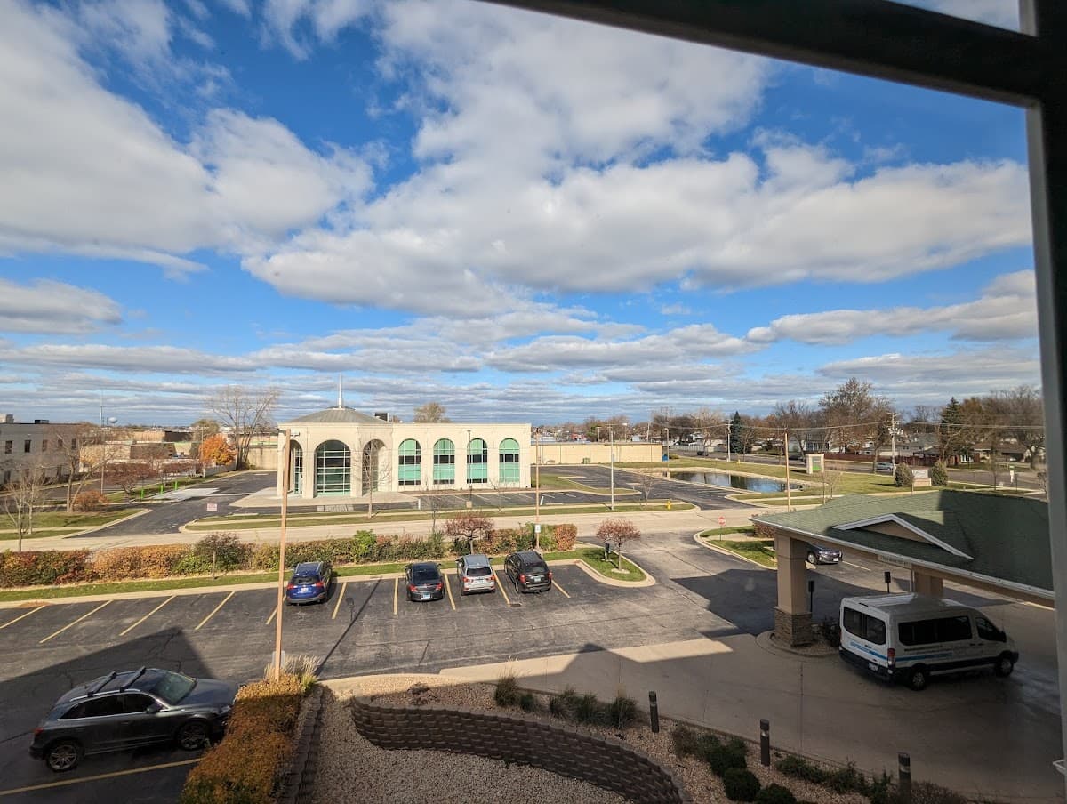 Four Points by Sheraton Mount Prospect O’Hare - Airport shuttle hotel near ORD