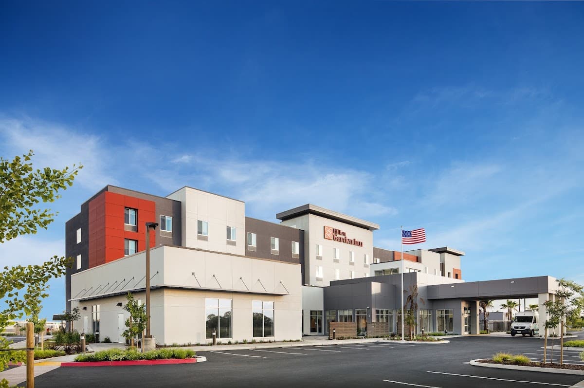 Hilton Garden Inn Sacramento Airport Natomas - Airport shuttle hotel near SMF