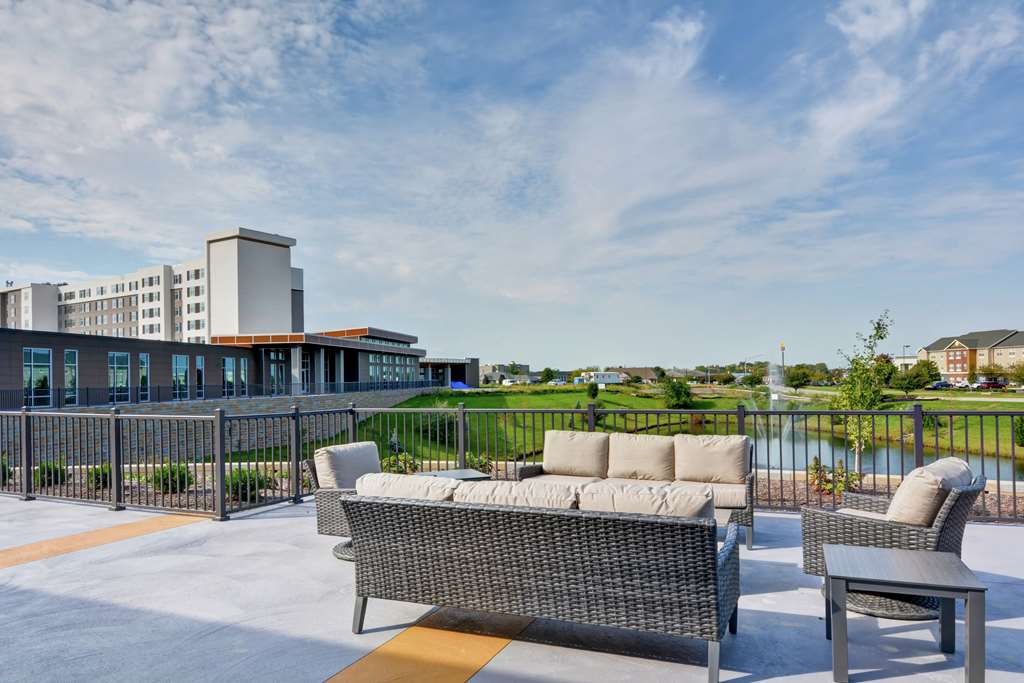 Embassy Suites by Hilton Plainfield Indianapolis Airport - Airport shuttle hotel near IND