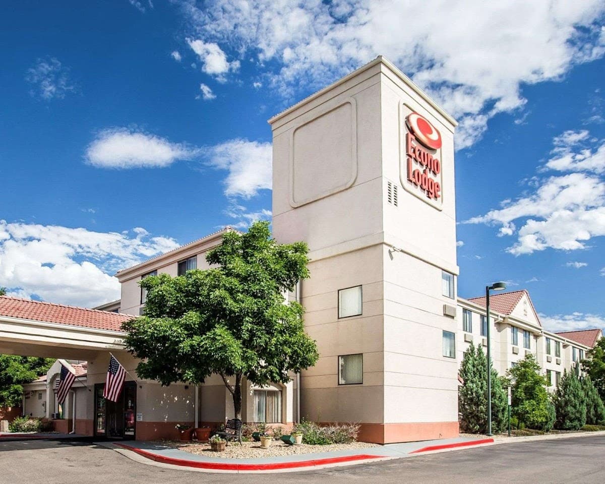 Econo Lodge Denver International Airport - Airport shuttle hotel near DEN