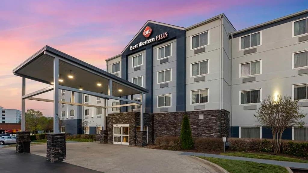 Best Western Plus Nashville Airport Hotel - Airport shuttle hotel near BNA