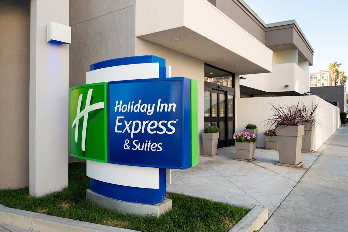 Holiday Inn Express & Suites Los Angeles Downtown West by IHG - Airport shuttle hotel near LAX