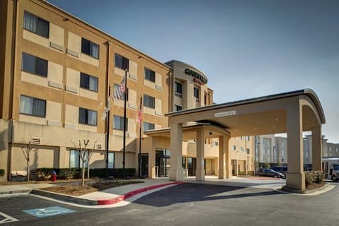 Courtyard by Marriott Atlanta Airport West - Airport shuttle hotel near ATL