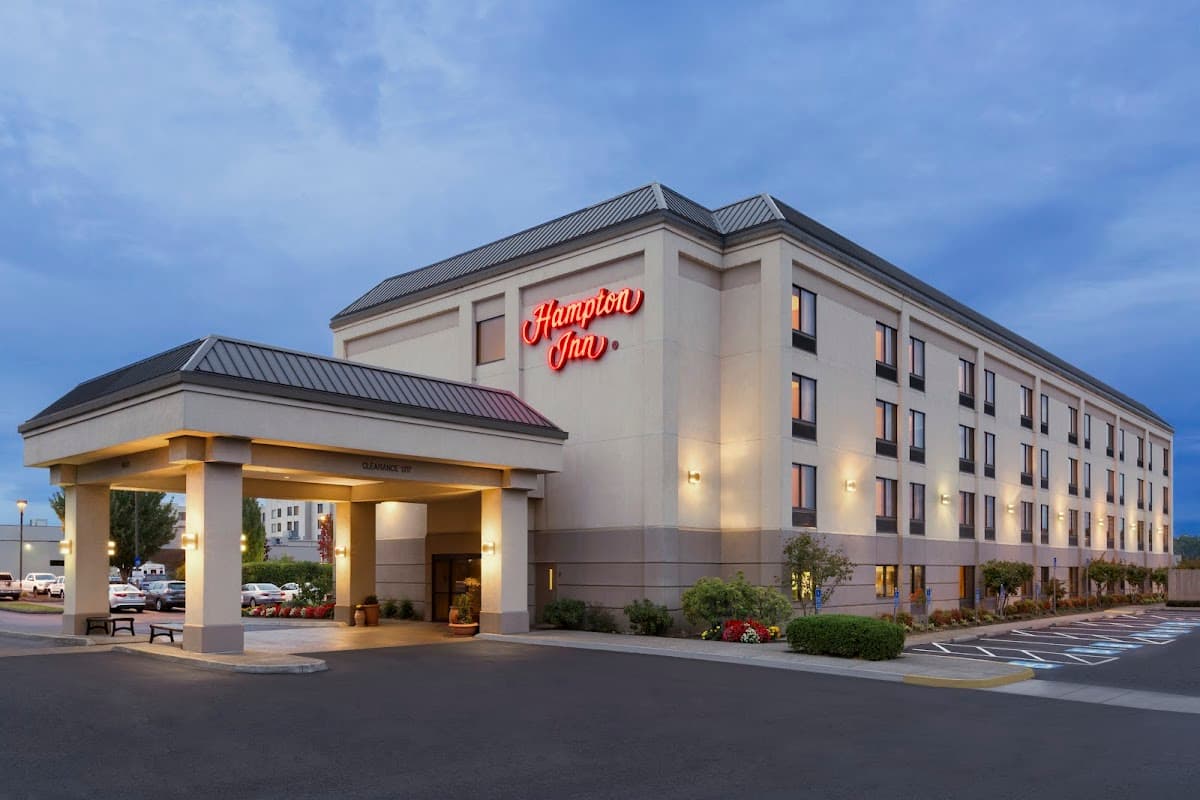 Hampton Inn Portland-Airport - Airport shuttle hotel near PDX