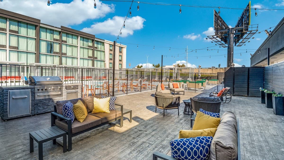 Staybridge Suites Dallas Market Ctr Love Field by IHG - Airport shuttle hotel near DAL