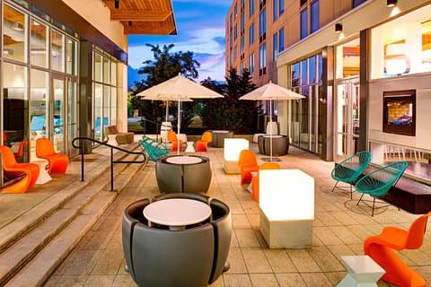 Aloft Philadelphia Airport - Airport shuttle hotel near PHL