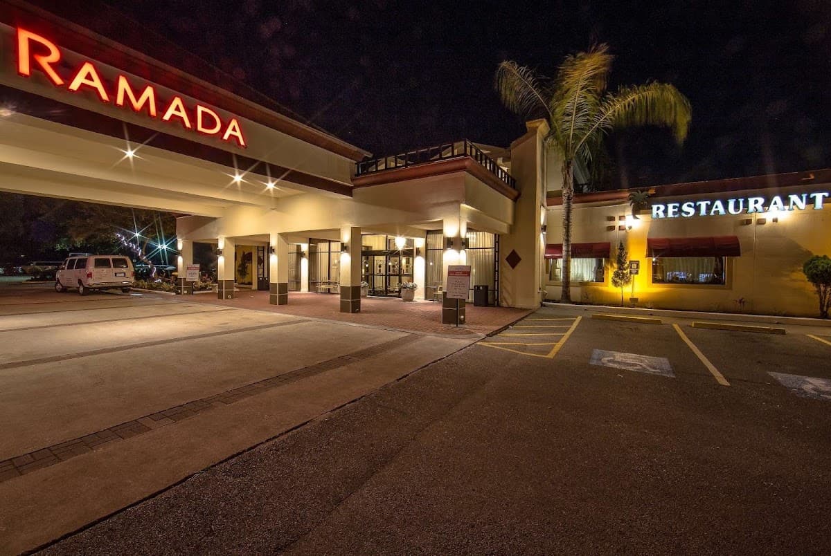 Ramada by Wyndham Houston Intercontinental Airport East - Airport shuttle hotel near IAH