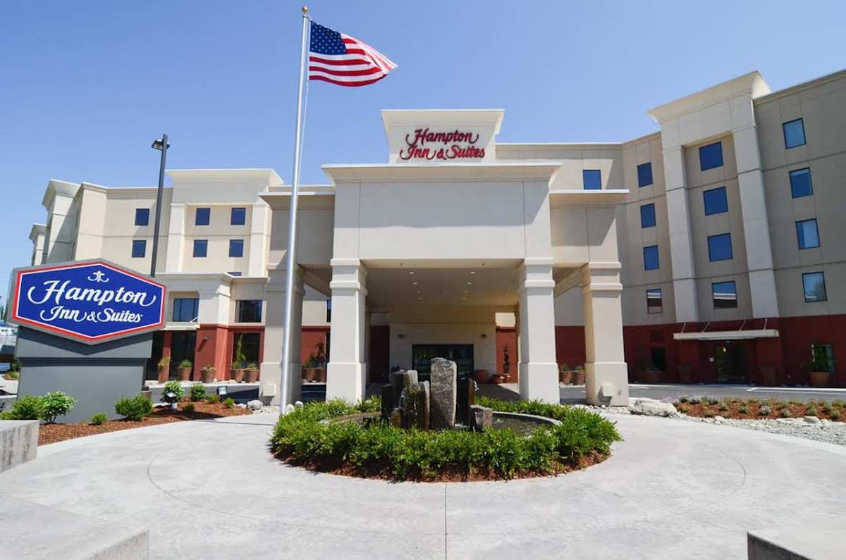 Hampton Inn & Suites Seattle-Airport/28th Ave - Airport shuttle hotel near SEA
