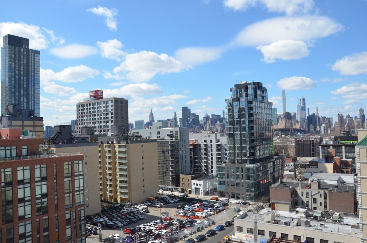 LIC Plaza Hotel Corp - Airport shuttle hotel near LGA