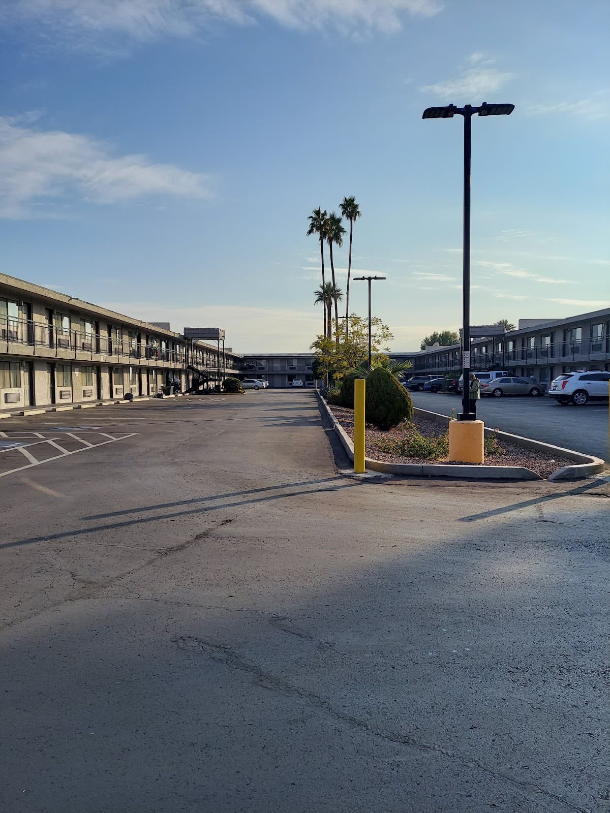 SureStay by Best Western Phoenix Airport - Airport shuttle hotel near PHX