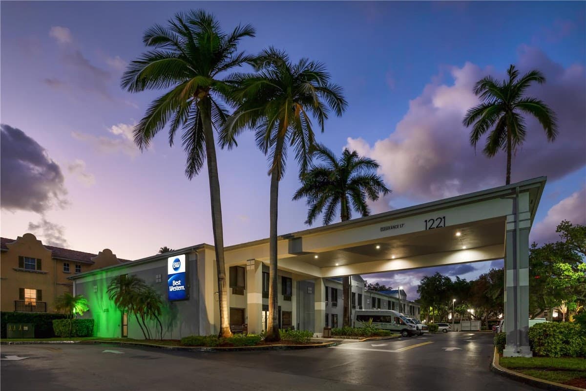 Best Western Fort Lauderdale Airport/Cruise Port - Airport shuttle hotel near FLL