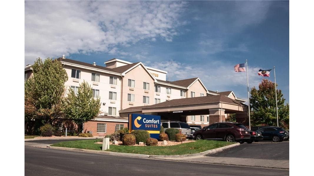 Comfort Suites Salt Lake City Airport - Airport shuttle hotel near SLC