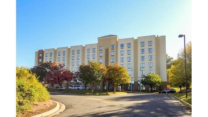Sleep Inn & Suites BWI Airport - Airport shuttle hotel near BWI
