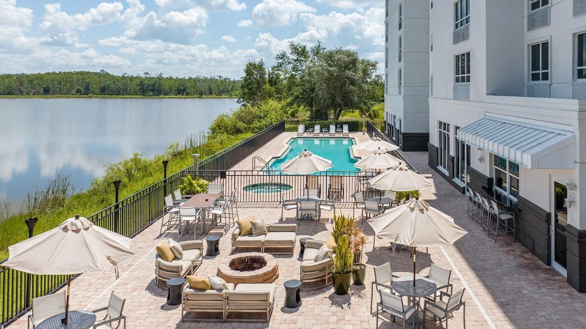 Crowne Plaza Ft. Myers Gulf Coast by IHG - Airport shuttle hotel near RSW