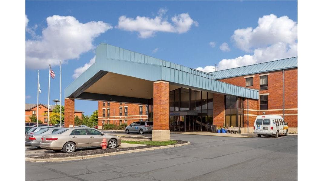Comfort Inn Cleveland Airport - Airport shuttle hotel near CLE