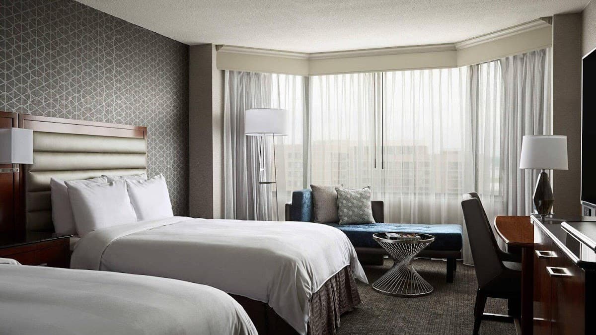 Crystal Gateway Marriott - Airport shuttle hotel near DCA