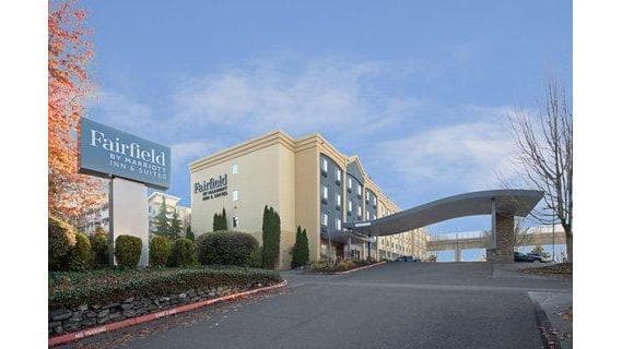 Fairfield by Marriott Inn & Suites Seattle Sea-Tac Airport - Airport shuttle hotel near SEA