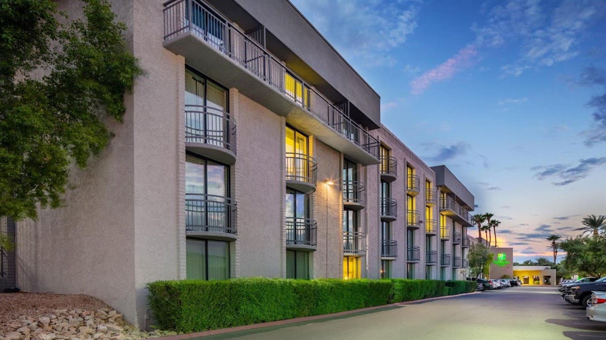 Holiday Inn & Suites Phoenix Airport North by IHG - Airport shuttle hotel near PHX