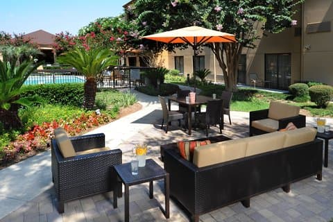 Courtyard by Marriott Houston Hobby Airport - Airport shuttle hotel near HOU