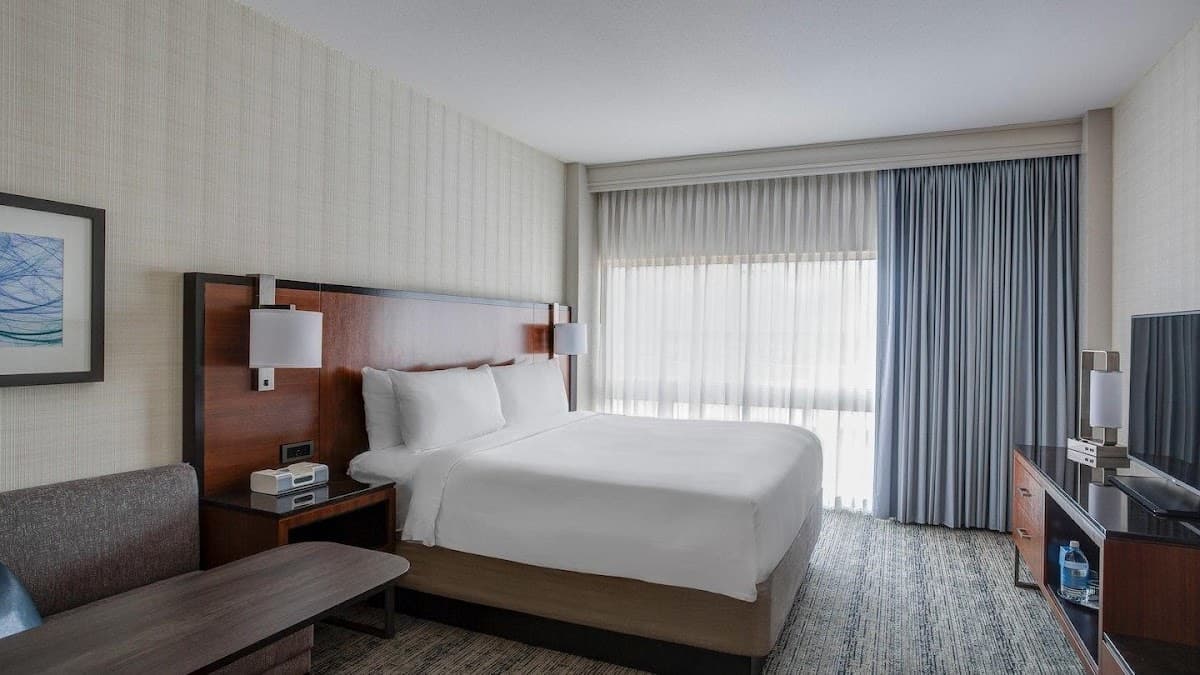 Houston Airport Marriott at George Bush Intercontinental - Airport shuttle hotel near IAH