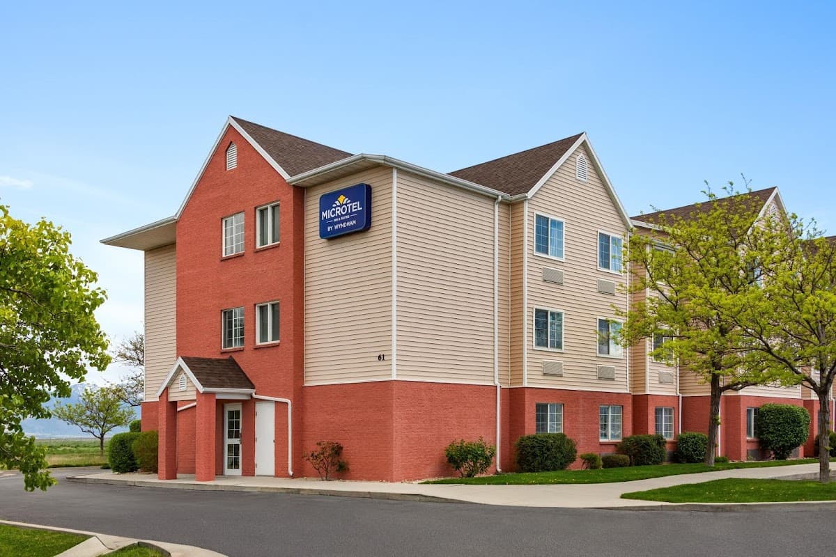 Microtel Inn & Suites by Wyndham Salt Lake City Airport - Airport shuttle hotel near SLC
