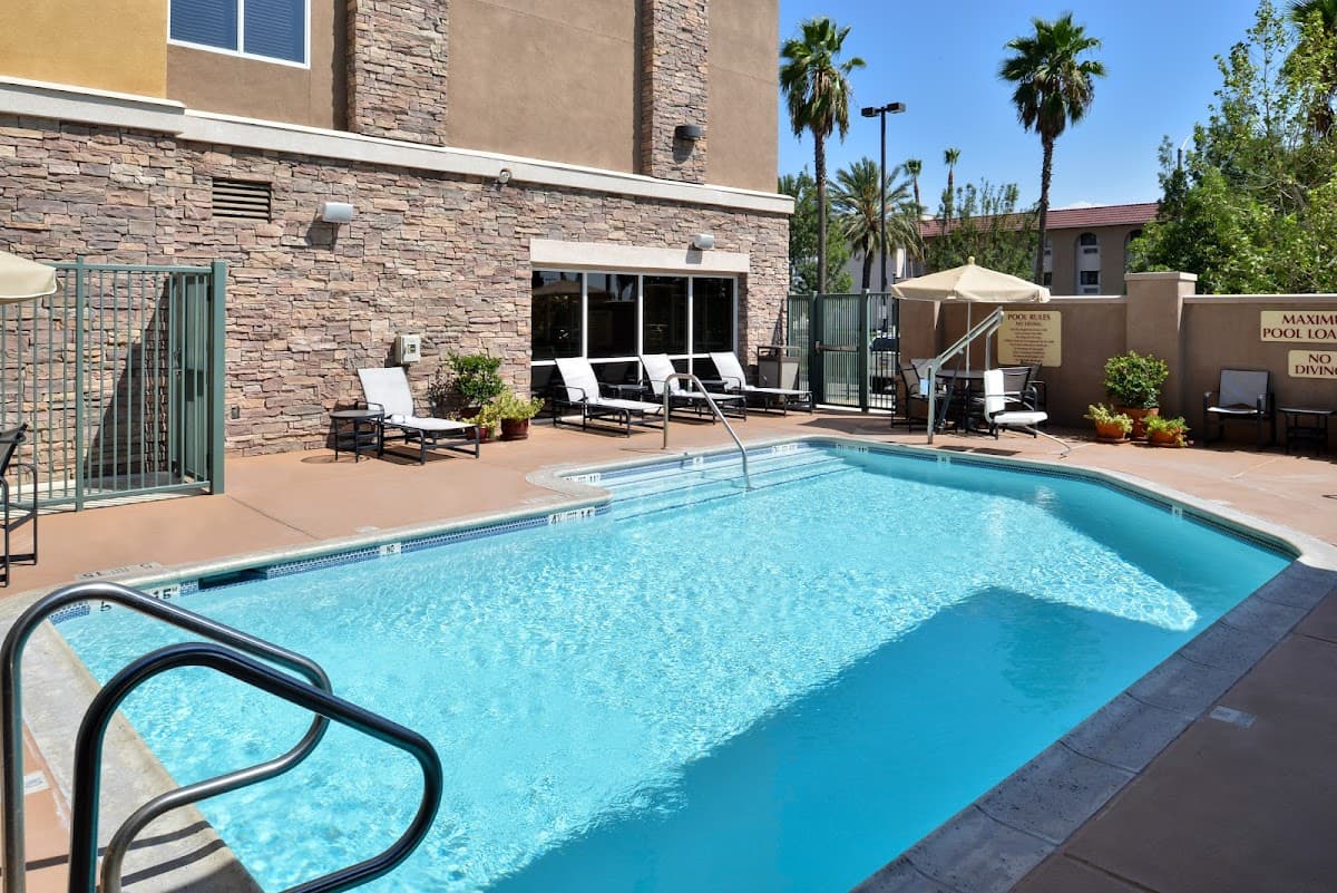 Comfort Suites Ontario Airport Convention Center - Airport shuttle hotel near ONT