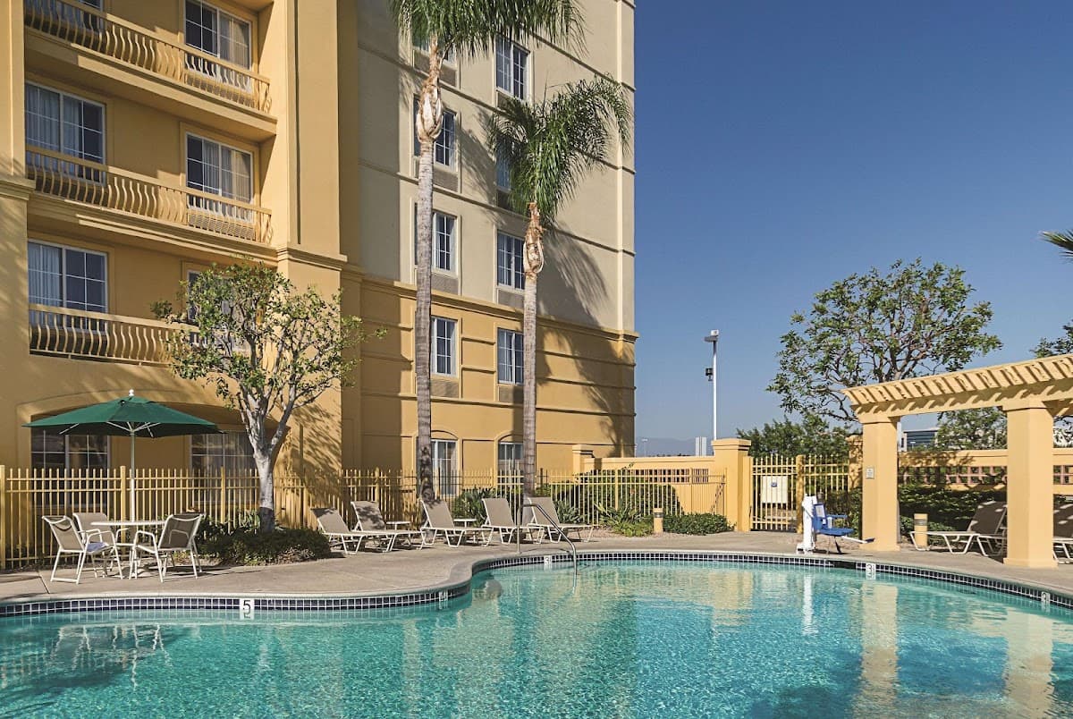 La Quinta Inn & Suites by Wyndham Ontario Airport - Airport shuttle hotel near ONT