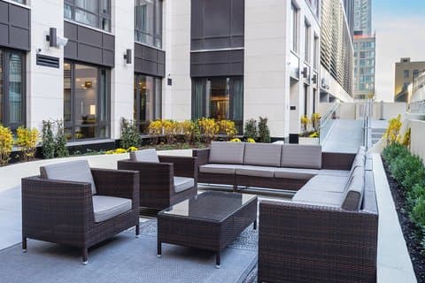 Fairfield by Marriott Inn & Suites New York Manhattan/Central Park - Airport shuttle hotel near LGA