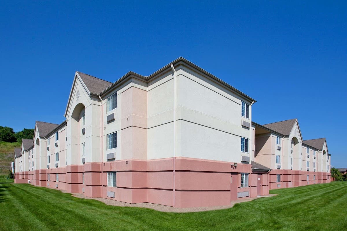 Sonesta Simply Suites Pittsburgh Airport - Airport shuttle hotel near PIT