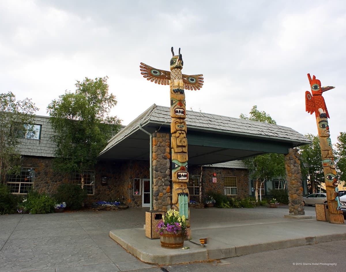 Coast Inn at Lake Hood - Airport shuttle hotel near ANC