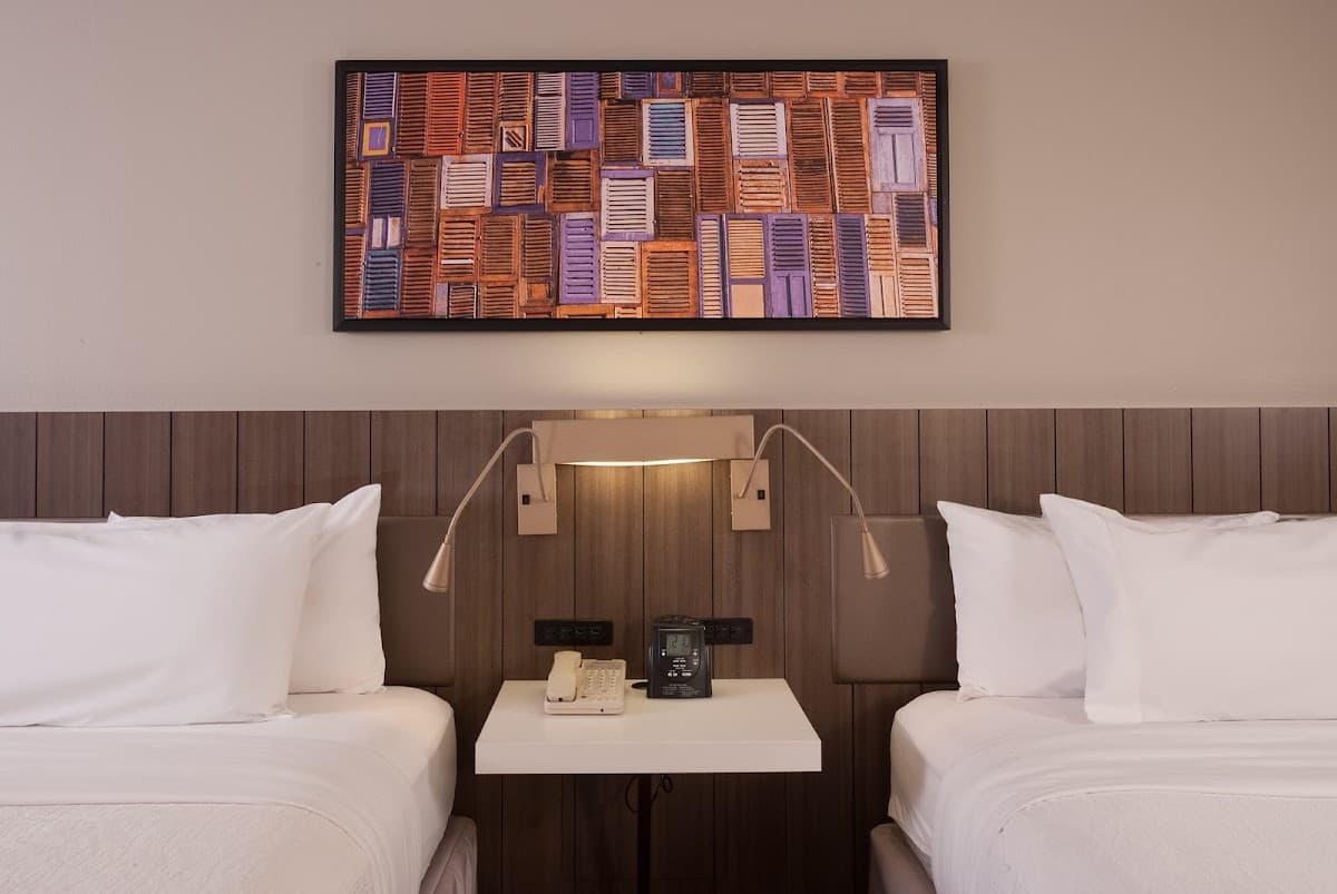 Hilton Garden Inn Atlanta Airport/Millenium Center - Airport shuttle hotel near ATL