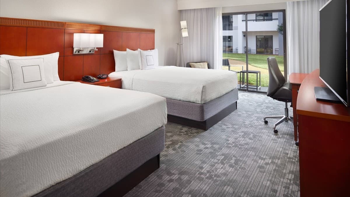 Courtyard by Marriott Atlanta Airport South/Sullivan Road - Airport shuttle hotel near ATL