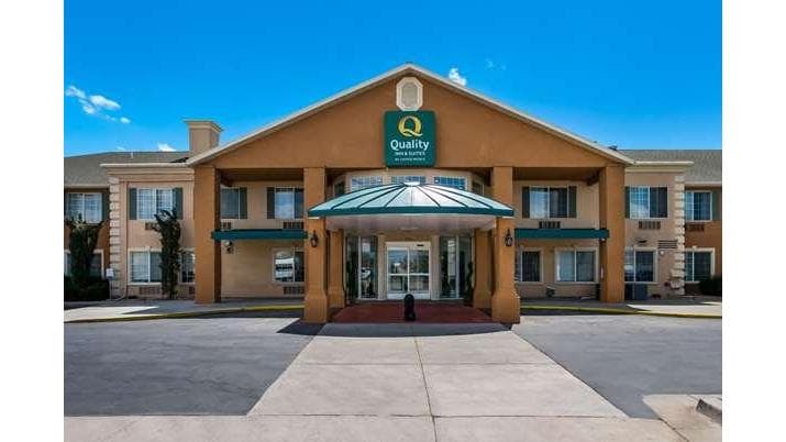 Quality Inn & Suites Salt Lake City Airport West - Airport shuttle hotel near SLC