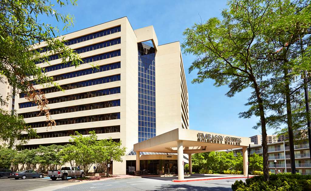 Embassy Suites by Hilton Crystal City National Airport - Airport shuttle hotel near DCA