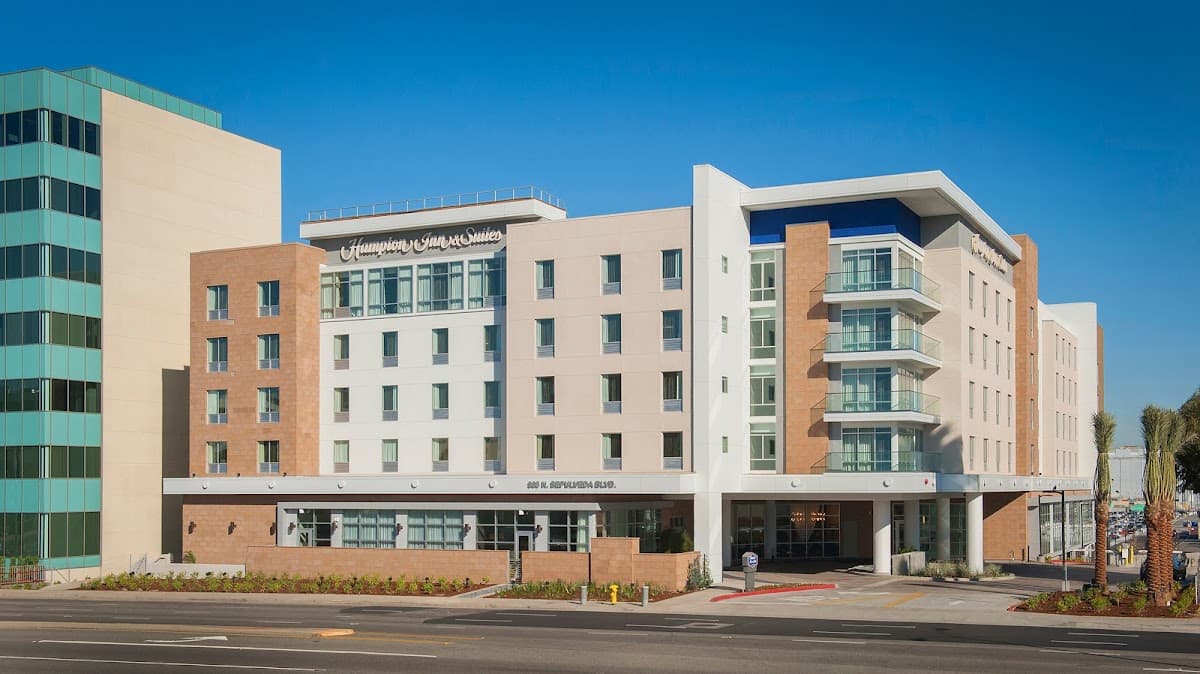 Hampton Inn & Suites LAX El Segundo - Airport shuttle hotel near LAX