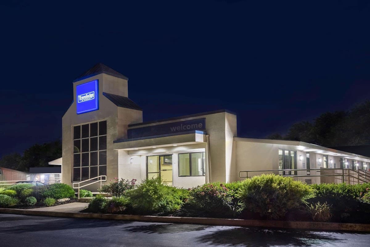 Travelodge by Wyndham Essington / Philadelphia Airport - Airport shuttle hotel near PHL